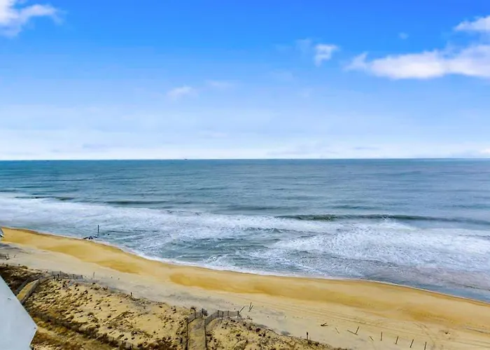 Holiday home Oceanfront With Ocean View Private Washer & Dryer Ac And Pool Access