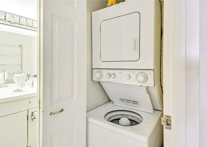 Oceanfront With Ocean View Private Washer & Dryer Ac And Pool Access Holiday home Ocean City