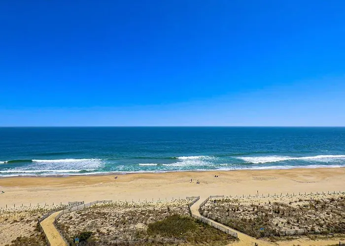 Oceanfront With Ocean View Private Washer & Dryer Ac And Pool Access Holiday home *